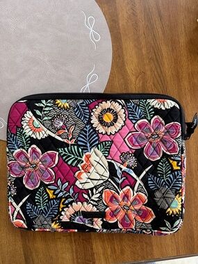 Vera Bradley Floral Quilted Tech Sleeve in Black floral